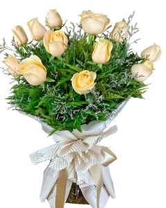 BUQUÊ 12 ROSAS CHÁ DONATELLA