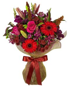 BUQUÊ MIX FLORES CETIM VERMELHO SANDY