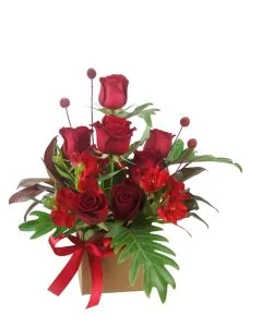 ***BOX MIX FLORES VERMELHAS THAÍS